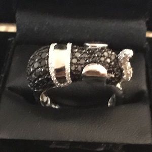 14k WG Elephant b/w diamond ring sz 9.5